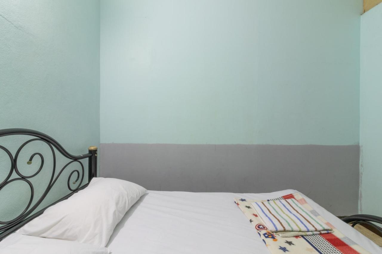 7 Holder Guesthouse Bangkok Esterno foto